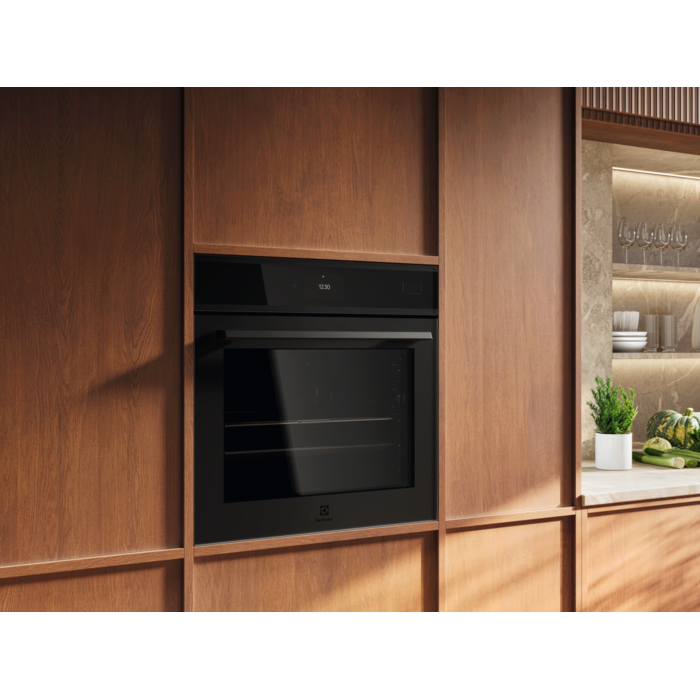 Electrolux - Мултифункционална фурна - EOB9S3XT