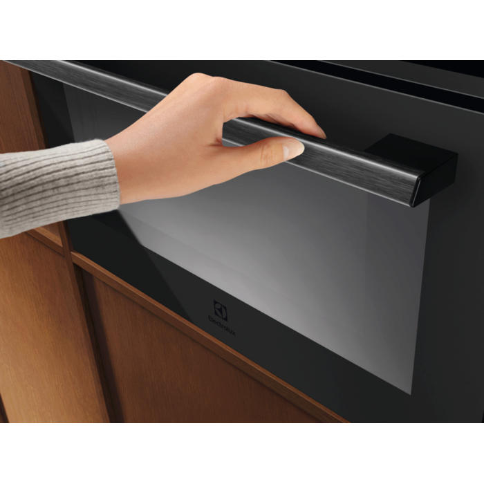 Electrolux - Мултифункционална фурна - EVM9E2XT
