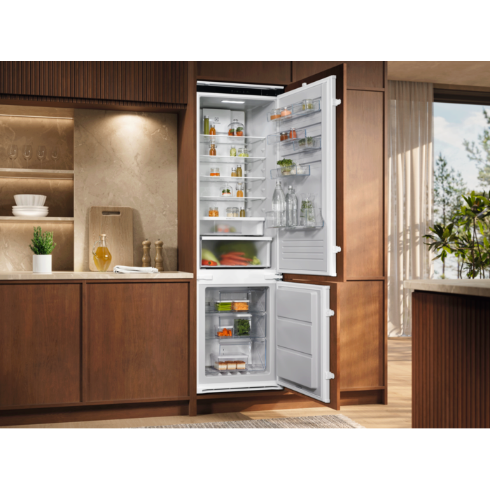 Electrolux - Комбиниран хладилник с фризер за вграждане - ENT6MD19S3