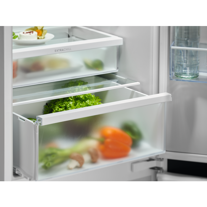 Electrolux - Комбиниран хладилник с фризер за вграждане - ENT6MD18S3